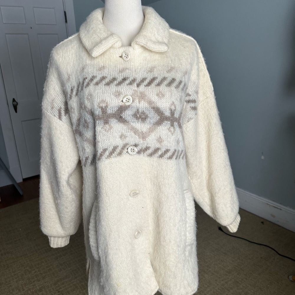 Vintage Hilda LTD Wool Sweater from Iceland button front size Medium (box)